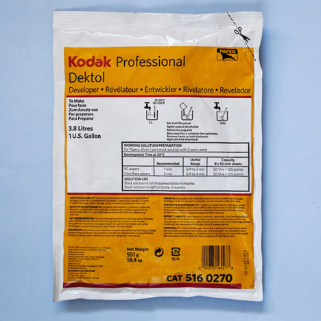 Kodak Professional Dektol Developer - Black & White Paper Powder (Makes 1 Gallon)