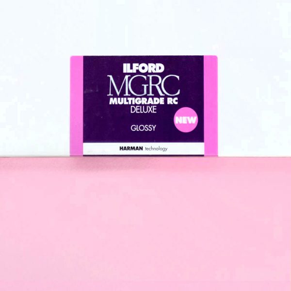 Ilford Multigrade Resin Coated Deluxe Paper Glossy Ilford Multigrade Resin Coated Deluxe Paper Glossy
