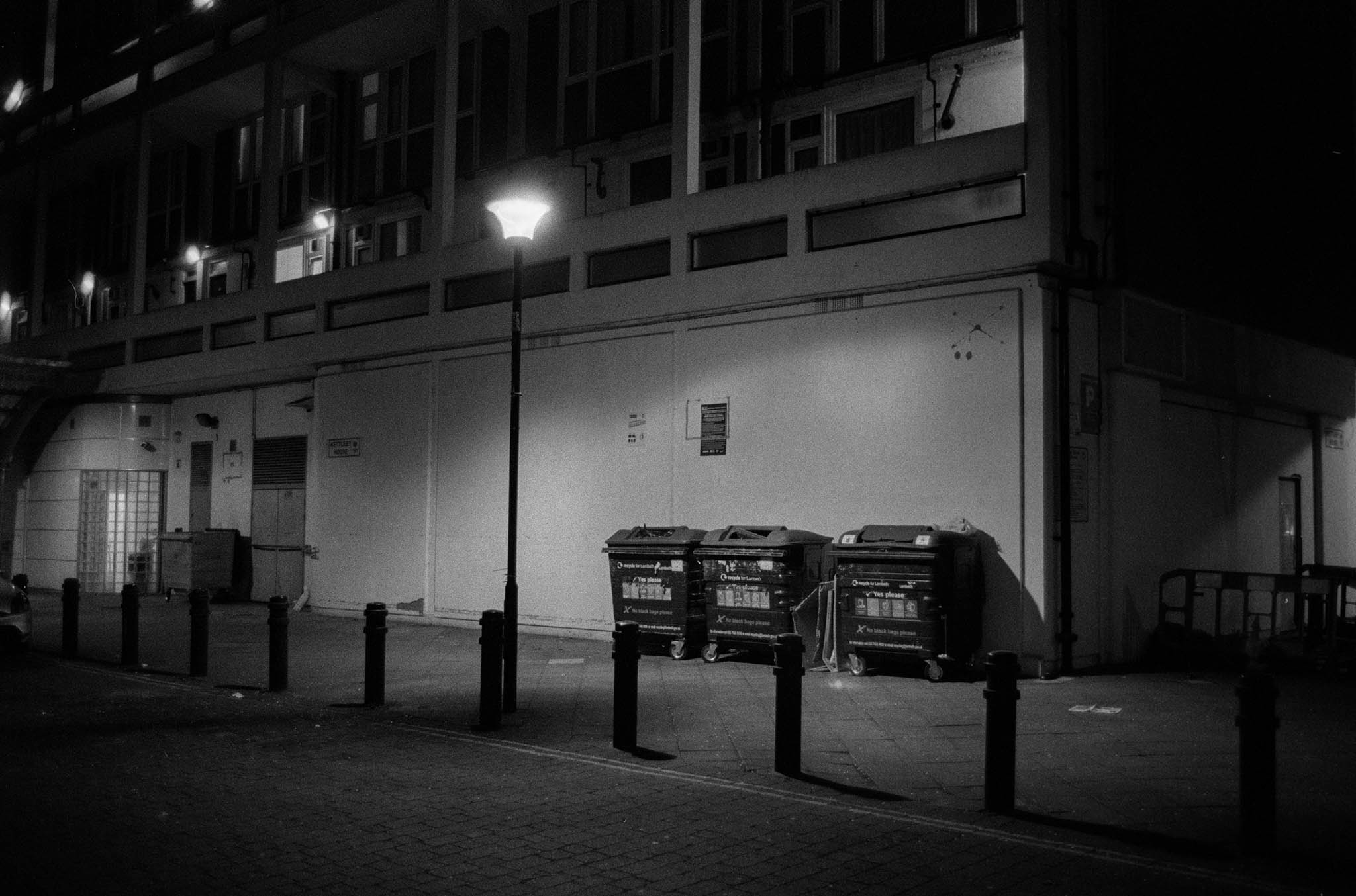 Kodak T-Max P3200 Film Review Contax G2 Night Loughborough Junction