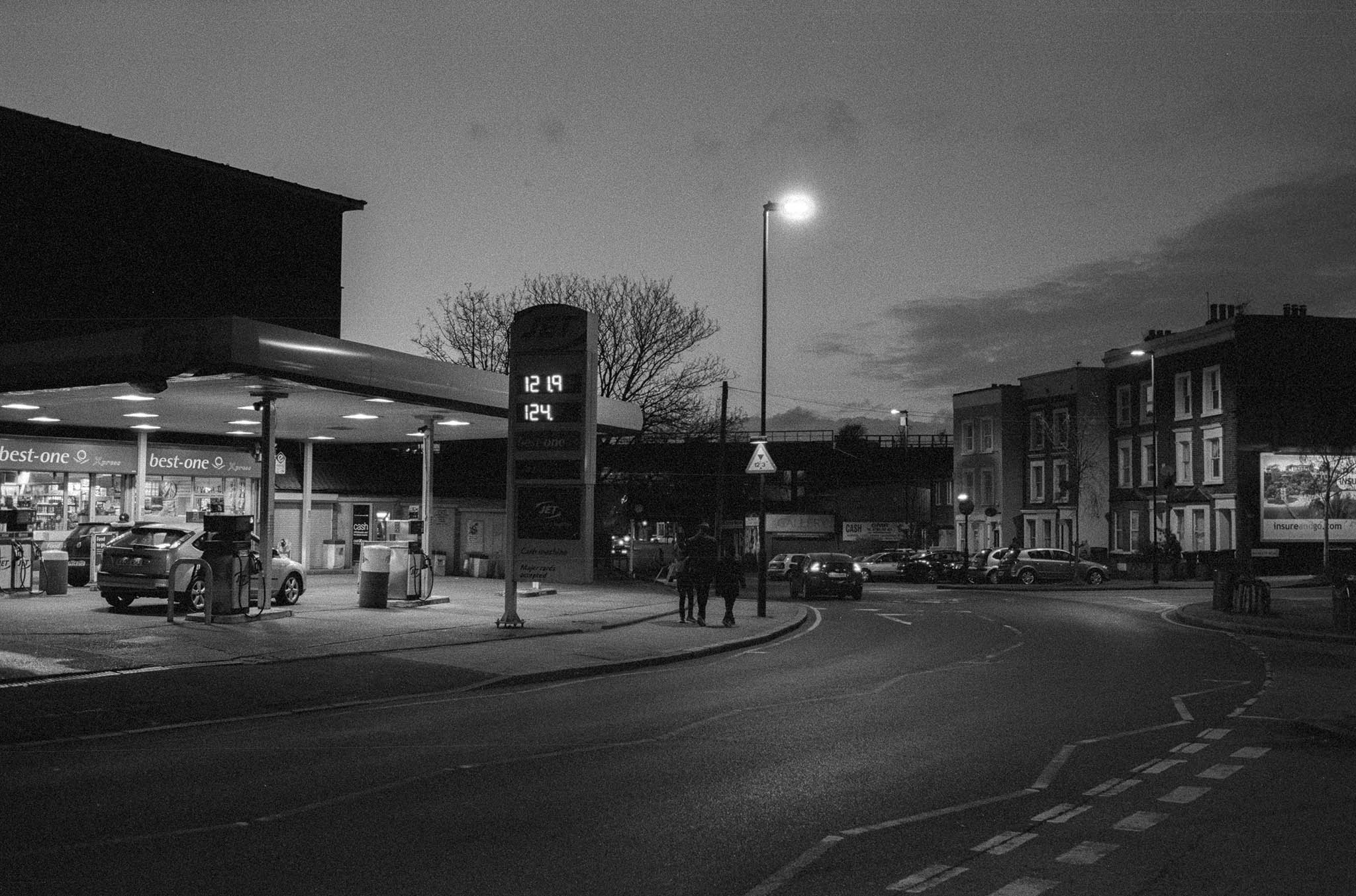 Kodak T-Max P3200 Film Review Contax G2 Night Loughborough Junction
