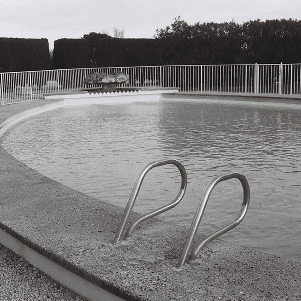 Dubblefilm Daily Black & White Swimming Pool