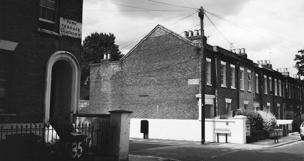 CineStill BWXX 120 Film Review