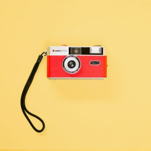 kodak 3920949 Fun Saver Single Use Camera with Flash (Yellow/Red)