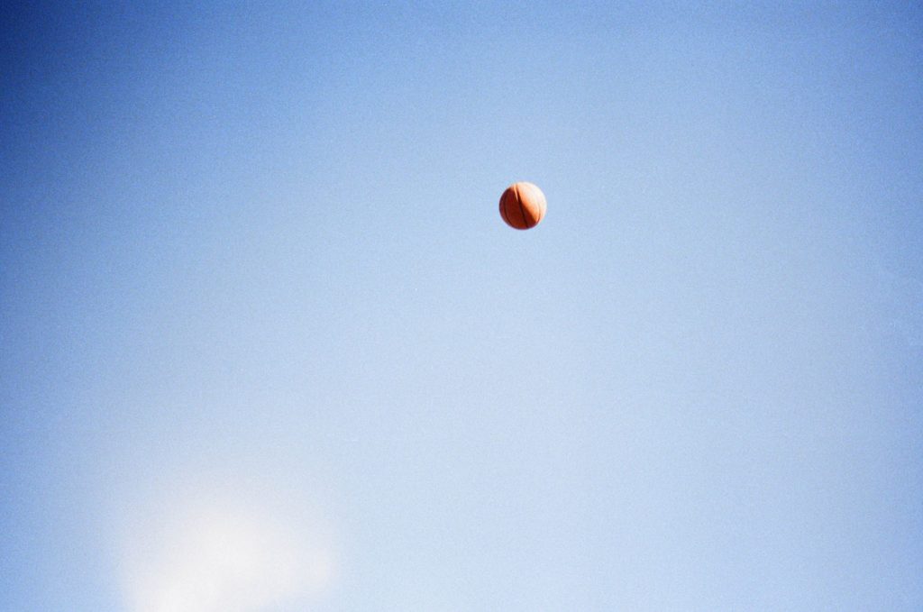 Kodak M35 Sample Photo Basket Ball Blue Sky
