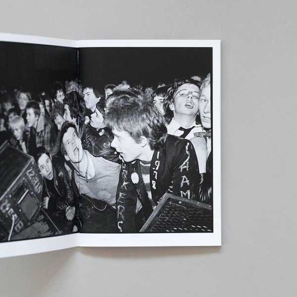 VIRGINIA TURBETT Punks 1979-1983 1 VIRGINIA TURBETT Punks 1979–1983 Café Royal Books