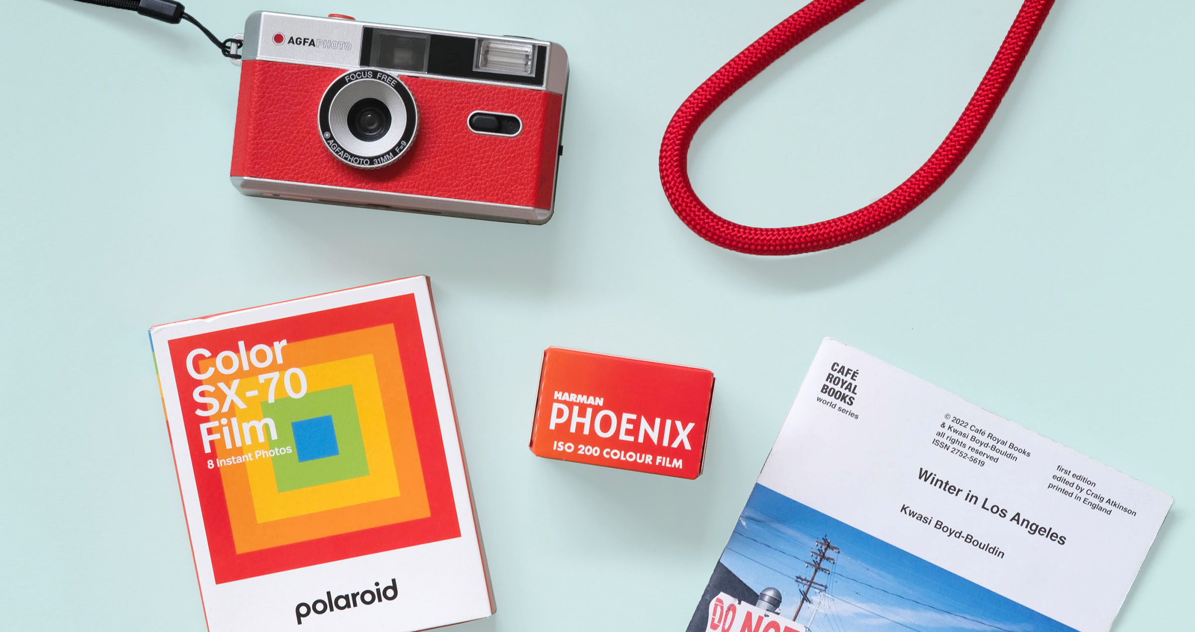 Polaroid Now Black I-Type Instant Camera - Golden Gift Box Camera + Film  Bundle (6151) - Price History