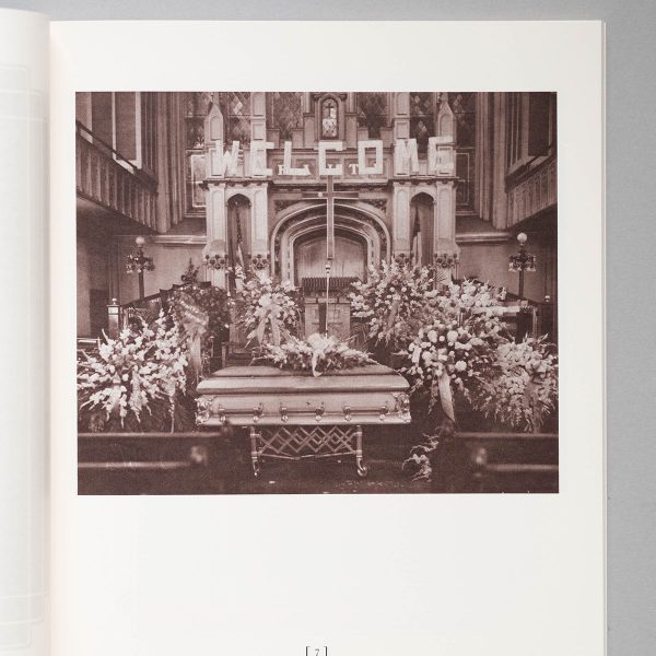 JAMES VAN DER ZEE The Harlem Book of the Dead 1 JAMES VAN DER ZEE The Harlem Book of the Dead